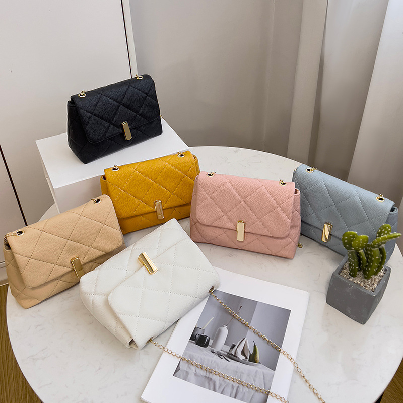 Quilted Crossbody Bags for Women Ladies Shoulder Bags PU Leather Clutch Handbag Crossbody with Chain Strap for Prom Party Evening(Fast Delivery UK)